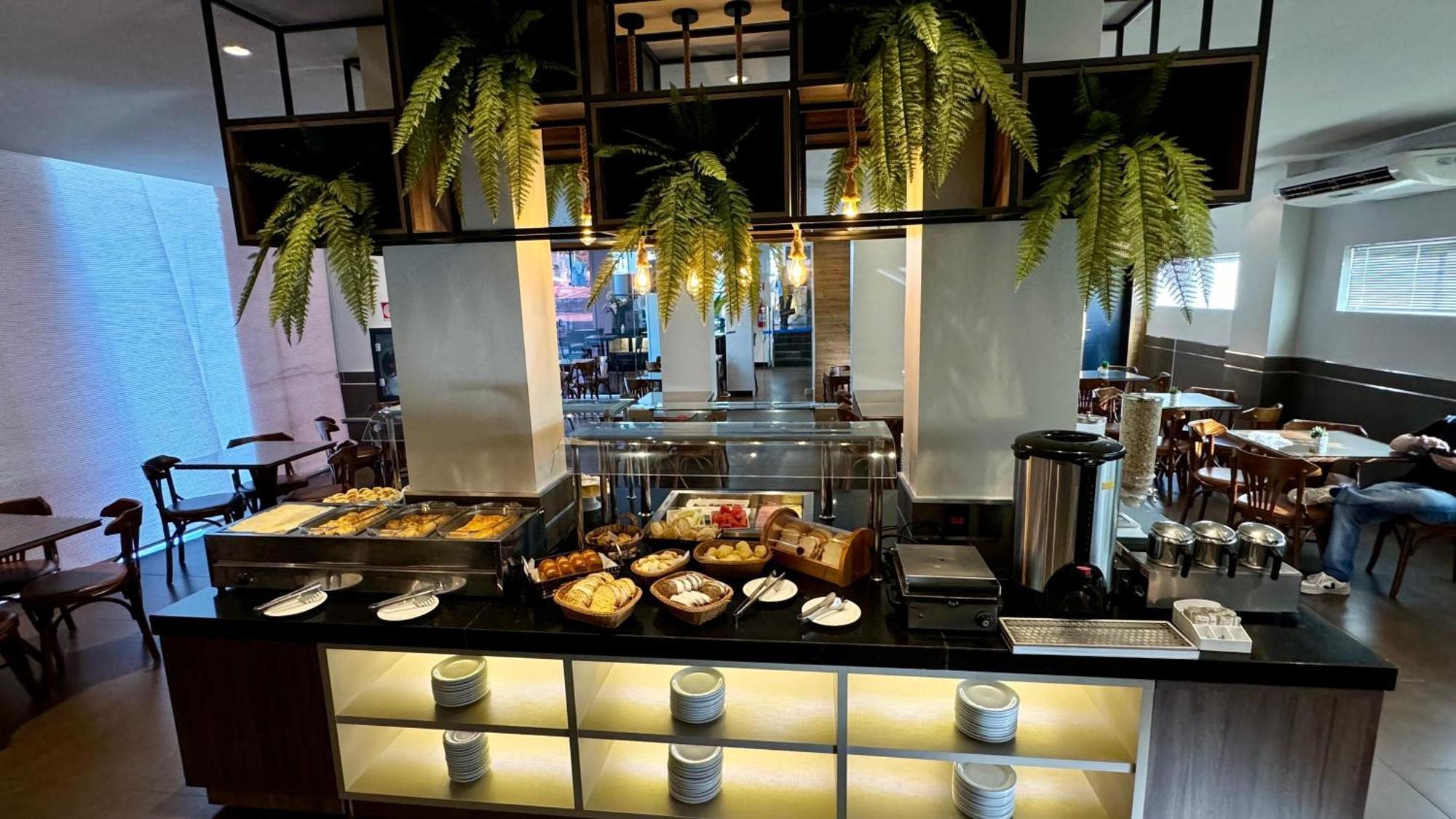 Hotel Portinari Ponte Da Amizade フォス・ド・イグアス エクステリア 写真
